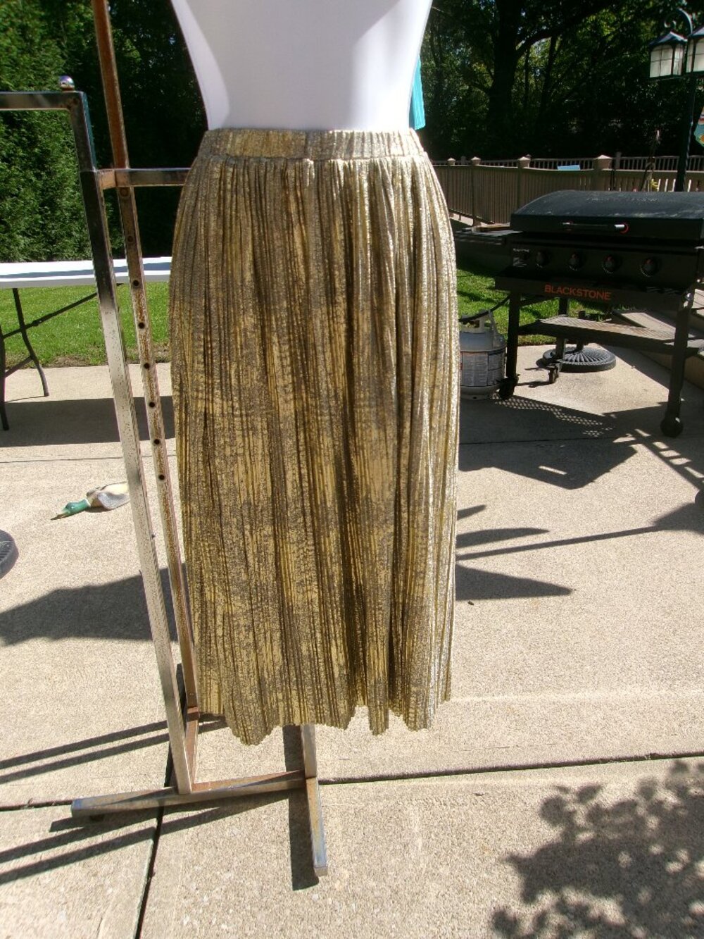 NWT STEVE MADDEN GOLD SKIRT M